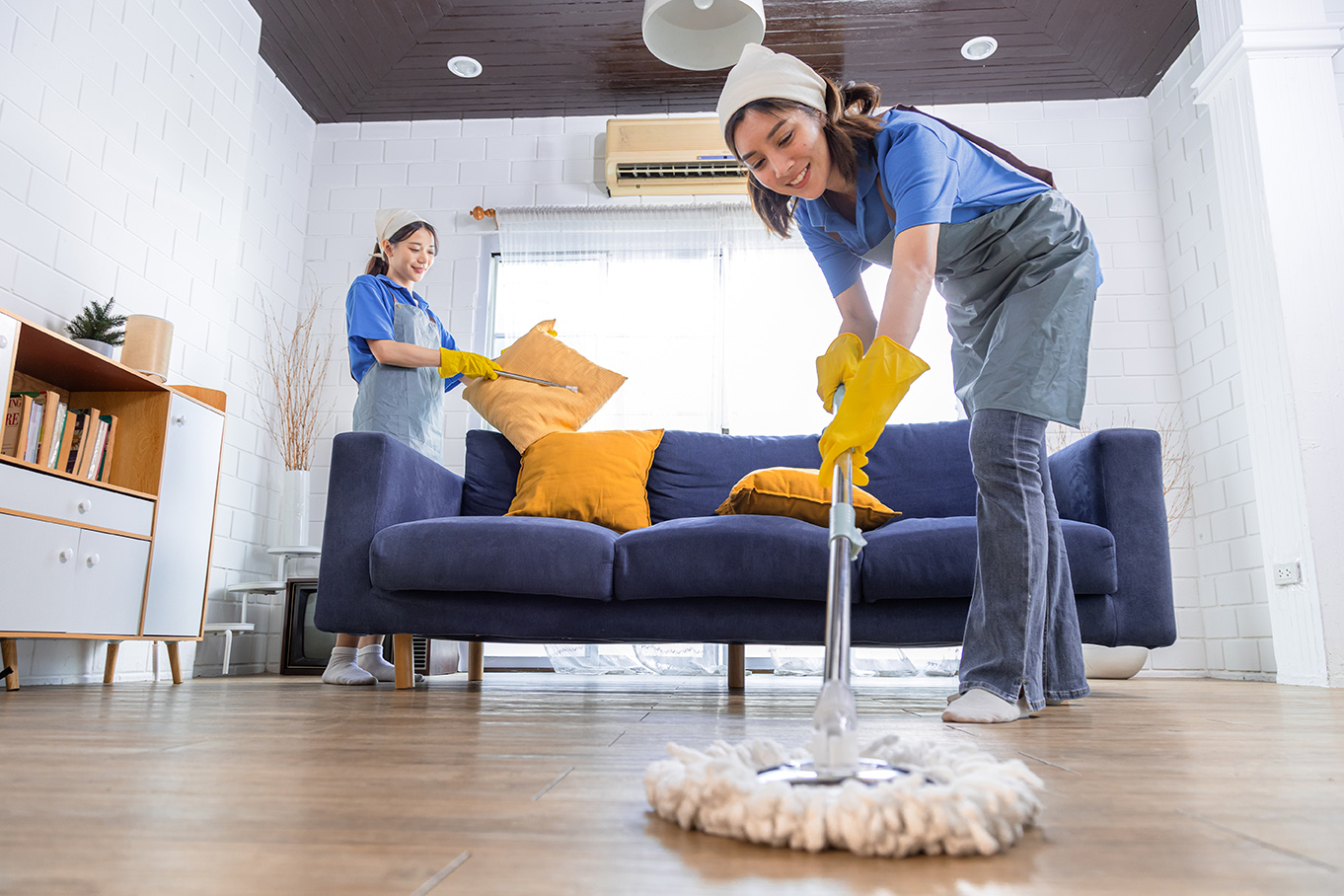 Coaching Your Cleaning Crew: Tips for Fast and Thorough Turnover Days in Short-Term Rental Properties